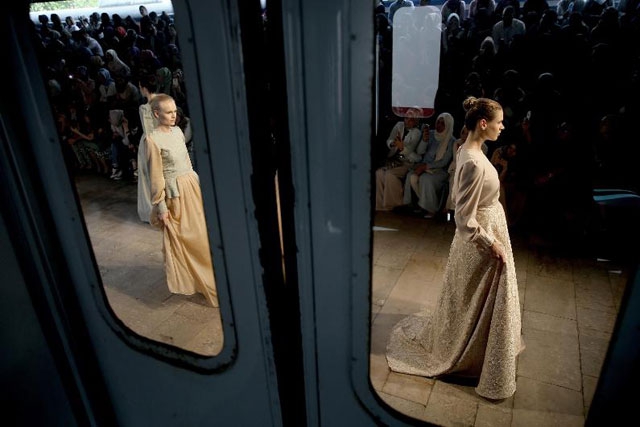 HAYDARPAŞA GARI'NDA ŞARK ESİNTİSİ! 18