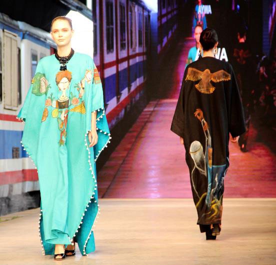 HAYDARPAŞA GARI'NDA ŞARK ESİNTİSİ! 21