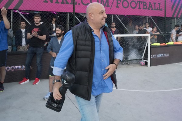 SOKAK FUTBOLUNDA ÜNLÜLER GEÇİDİ