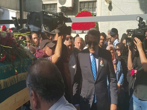 Oya Aydoğan...GÖZYAŞLARI İÇİNDE SON YOLCULUĞUNA UĞURLANDI!.. 10