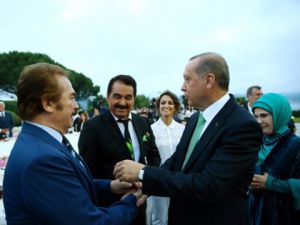 CUMHURBAŞKANI SANATÇILARA İFTAR VERDİ