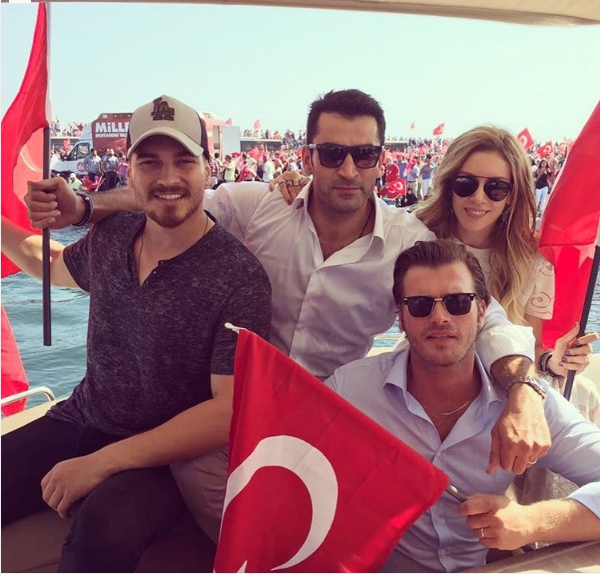 ÜNLÜLER DEMOKRASİ NÖBETİNDE! 28