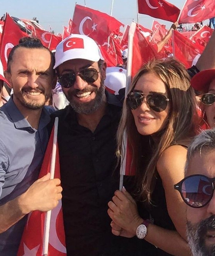 ÜNLÜLER DEMOKRASİ NÖBETİNDE! 29