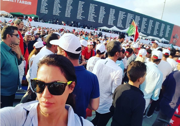 ÜNLÜLER DEMOKRASİ NÖBETİNDE! 31