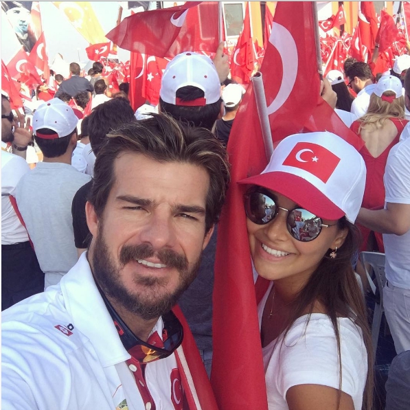 ÜNLÜLER DEMOKRASİ NÖBETİNDE! 34