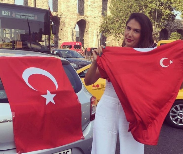 ÜNLÜLER DEMOKRASİ NÖBETİNDE! 35