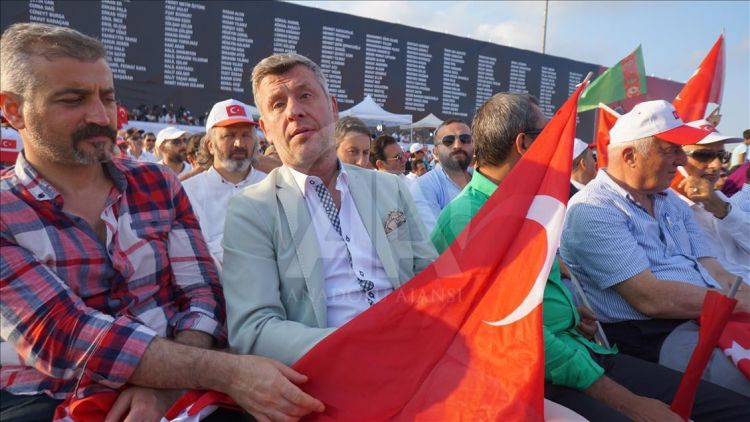 ÜNLÜLER DEMOKRASİ NÖBETİNDE! 47