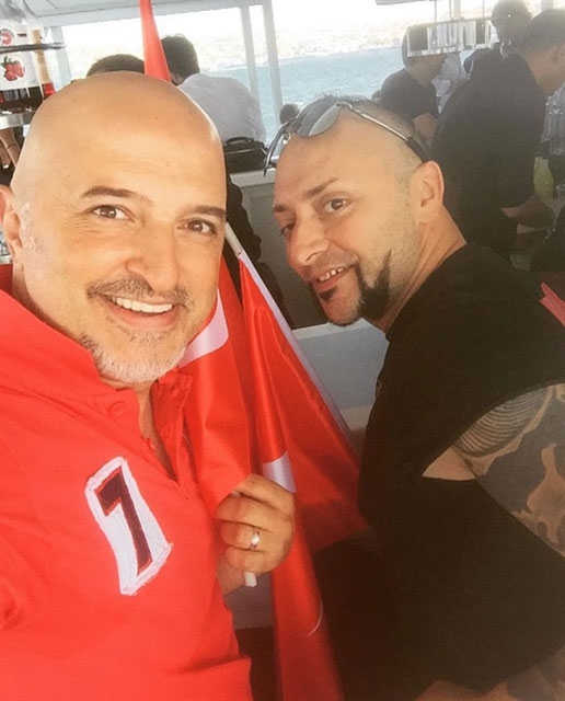 ÜNLÜLER DEMOKRASİ NÖBETİNDE! 8