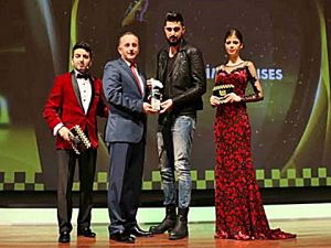 “3. Taksiciler Ödül Töreni”’nde, “Türkiye’nin Enleri” seçildi.