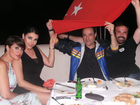 Mehmet - Zühre Dalmaz... ÇİFTE KUTLAMA! 10