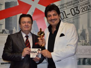 Ekin...'BU ÜLKEDEKİ HERKES ÇİÇEKTİR' 4