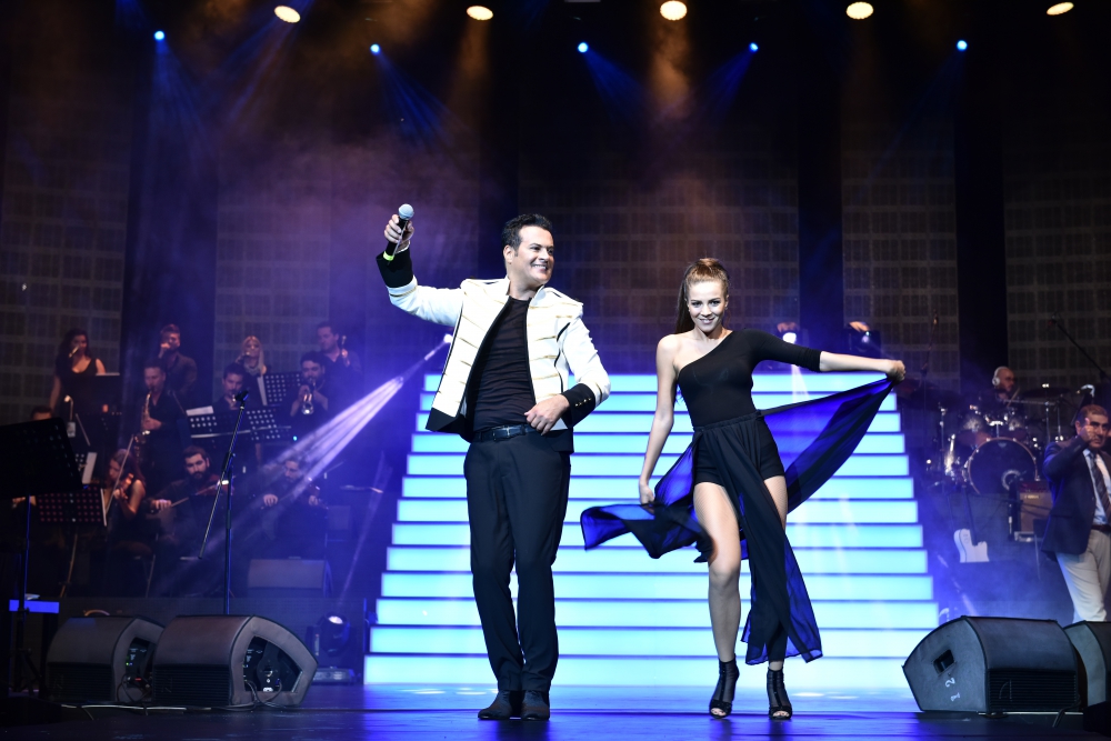 Hakan Peker… KONSERİNDE “ÜNLÜ” REKORU! 10