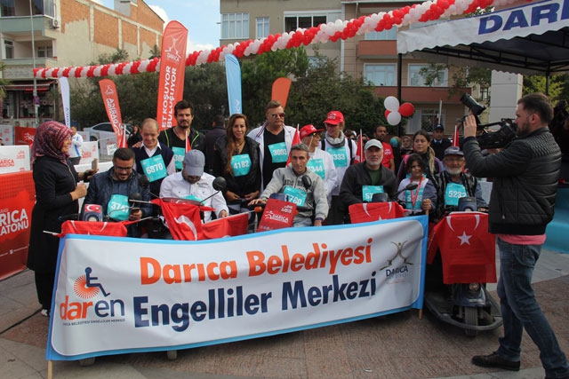 ÜNLÜLERDEN DARICA MARATONUNA DESTEK!