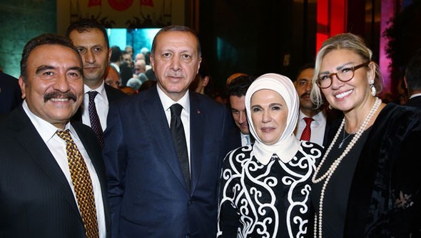 CUMHURBAŞKANININ 29 EKİM RESEPSİYONUNA ÜNLÜ AKINI 10