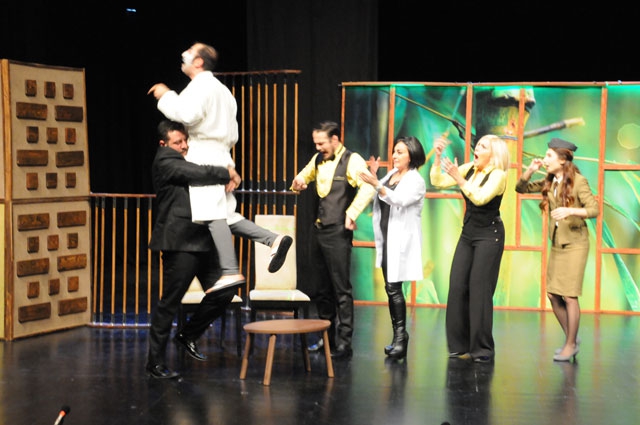 ÇİĞDEM TUNÇ TİYATROSU'NUN İLK GALASI YAPILDI! 12