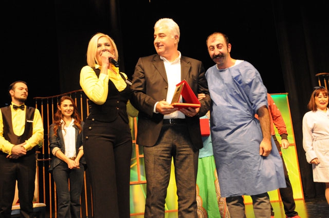 ÇİĞDEM TUNÇ TİYATROSU'NUN İLK GALASI YAPILDI! 21