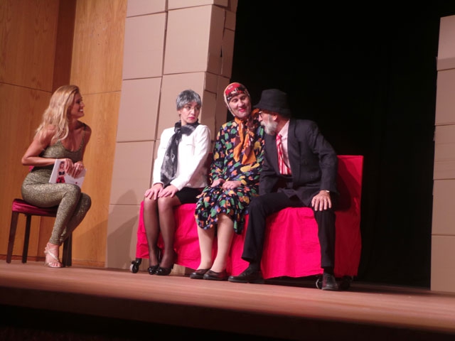 '6 Üstü Komedi'... BİN BİR SURAT TUĞBA ÖZAY! 9