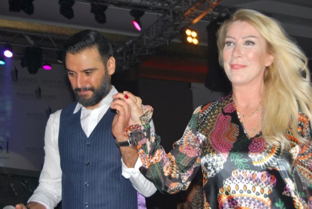 Alişan-Asena… KIBRIS'TA SEDA SAYAN'I AĞIRLADILAR! 10