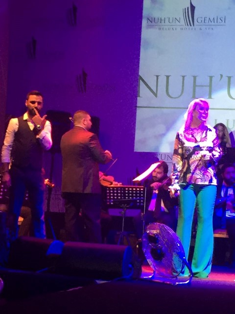 Alişan-Asena… KIBRIS'TA SEDA SAYAN'I AĞIRLADILAR! 12