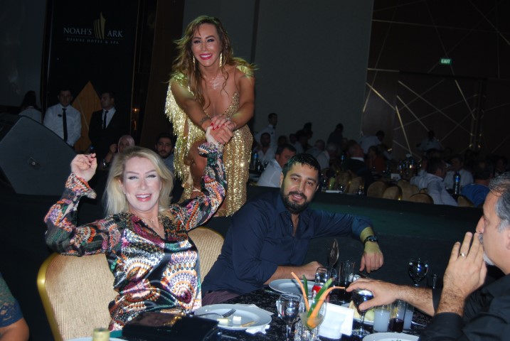 Alişan-Asena… KIBRIS'TA SEDA SAYAN'I AĞIRLADILAR! 14