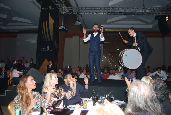 Alişan-Asena… KIBRIS'TA SEDA SAYAN'I AĞIRLADILAR! 9