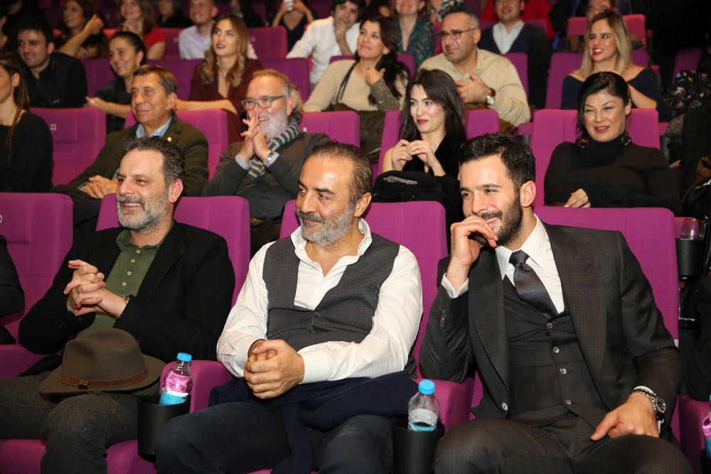 "Görümce"... KAHKAHA DOLU FİLME NEŞELİ GALA!.. 12