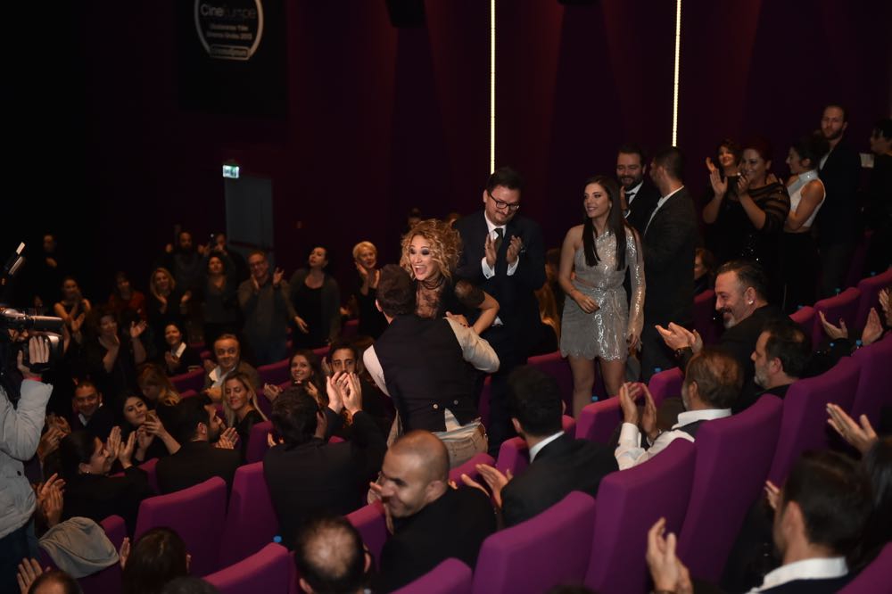 "Görümce"... KAHKAHA DOLU FİLME NEŞELİ GALA!.. 8