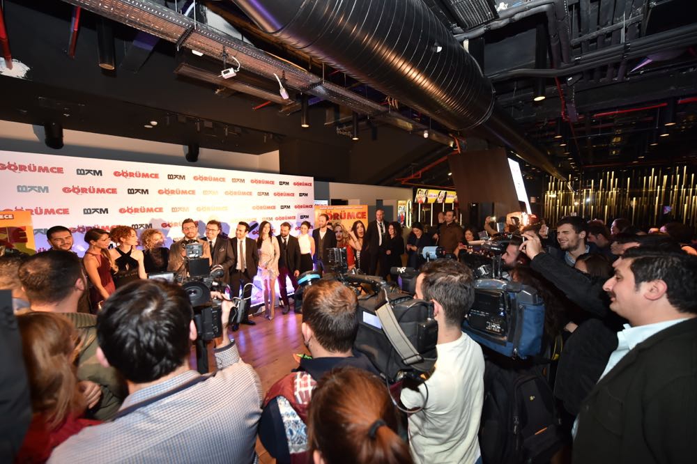 "Görümce"... KAHKAHA DOLU FİLME NEŞELİ GALA!.. 9