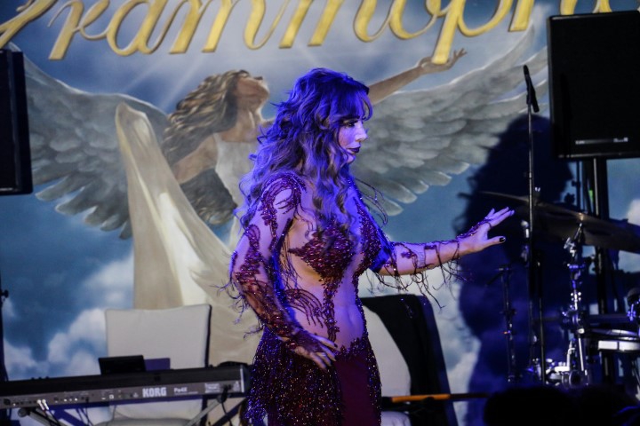 Bülent Ersoy-Asena-Semiha Yankı ...MUHTEŞEM  AVRUPA SEFERİ! 11