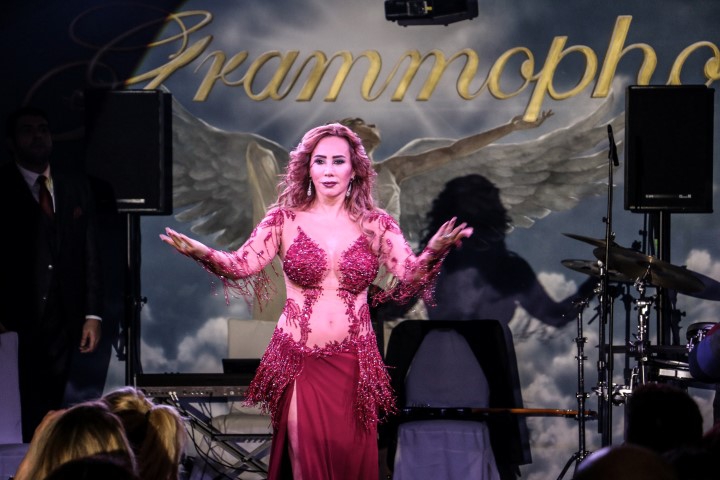 Bülent Ersoy-Asena-Semiha Yankı ...MUHTEŞEM  AVRUPA SEFERİ! 15