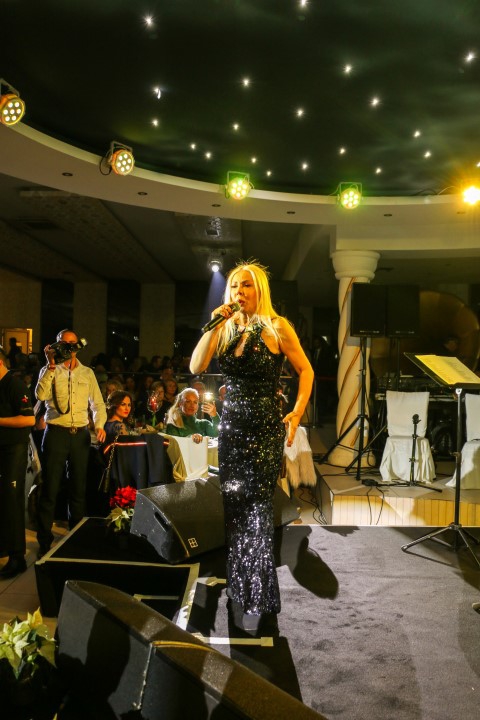 Bülent Ersoy-Asena-Semiha Yankı ...MUHTEŞEM  AVRUPA SEFERİ! 21