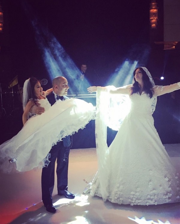 Işın Karaca... 3. KEZ DÜNYAEVİNDE... 10