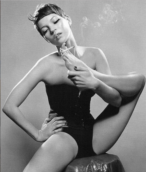 Kate Moss... SEVGİLİSİNE BİLE MERT'E SOYUNDUĞU KADAR SOYUNMADI!