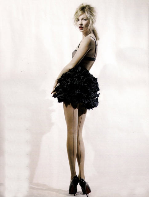 Kate Moss... SEVGİLİSİNE BİLE MERT'E SOYUNDUĞU KADAR SOYUNMADI! 38