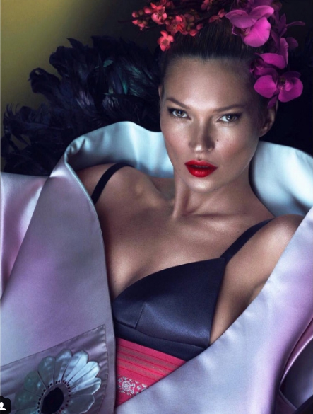 Kate Moss... SEVGİLİSİNE BİLE MERT'E SOYUNDUĞU KADAR SOYUNMADI!