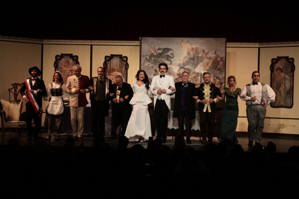 "Sevgilime Göz Kulak Ol"... AŞK DOLU KOMEDİNİN GALASINA ÜNLÜ AKINI!.. 10