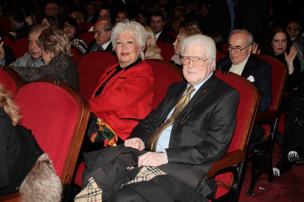 "Sevgilime Göz Kulak Ol"... AŞK DOLU KOMEDİNİN GALASINA ÜNLÜ AKINI!.. 8