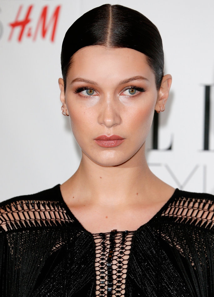 Bella Hadid... SEKSİ, CESUR, ASİ VE SIRADIŞI!.. 15