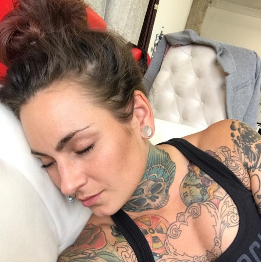 Survivor'dan ayrılan Eser West... BİR DARBE DE ESKİ KARISINDAN! 10