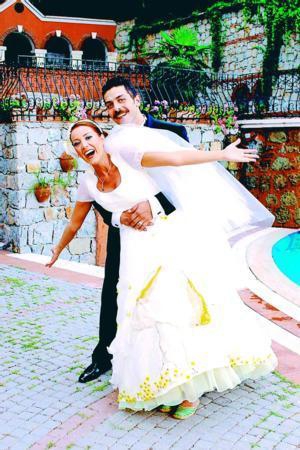 ÜNLÜ ÇİFTLERİN NİKAH FOTOĞRAFLARI! 5