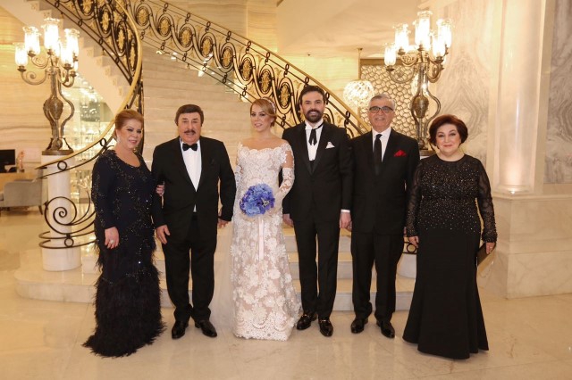 İsmail Özkan... DÜĞÜNE ÜNLÜLER AKIN ETTİ...