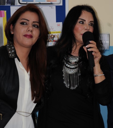 DOWN SENDROMLULAR ÜNLÜLERLE SELFİ YAPTI! 9