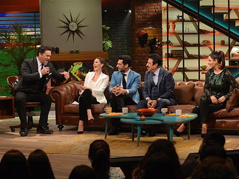 ''BEYAZ SHOW'DA YER YERİNDEN OYNADI!'' 14