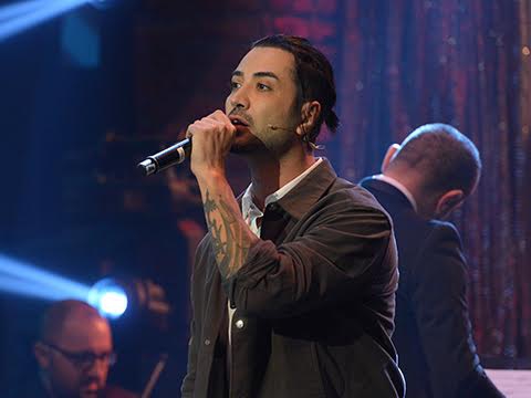 ''BEYAZ SHOW'DA YER YERİNDEN OYNADI!'' 25