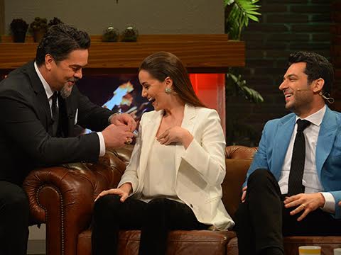 ''BEYAZ SHOW'DA YER YERİNDEN OYNADI!'' 8