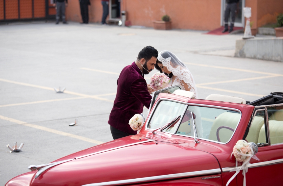 Esra Erol'da... EFSANE DAMAT CANER EVLENDİ!