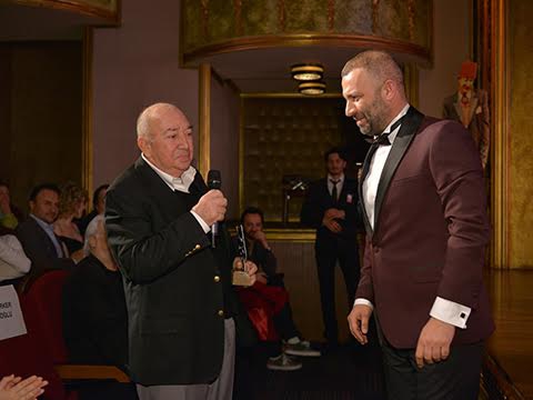''ŞEVKET ÇORUH BABA SAHNE'Yİ SAVAŞ DİNÇEL'İN DOĞUM GÜNÜNDE AÇTI!''