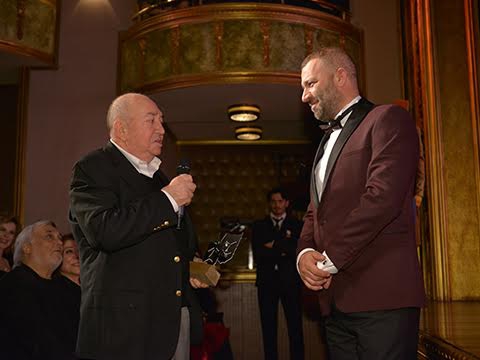 ''ŞEVKET ÇORUH BABA SAHNE'Yİ SAVAŞ DİNÇEL'İN DOĞUM GÜNÜNDE AÇTI!''