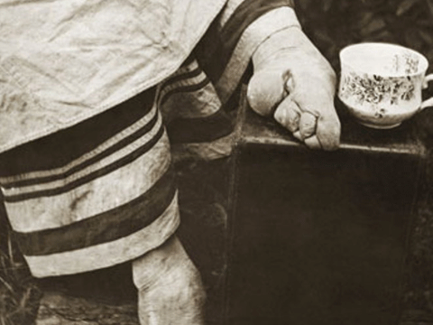 ''BU ÜLKEDEKİ KADINLAR GÜZELLİK UĞRUNA AYAKLARINI KIRDIRIYOR!'' 11