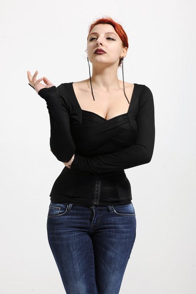 Dilek Kaya... ÜNLÜ MODELDEN YURT DIŞI ÇIKARMASI!..